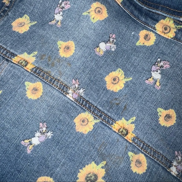 Floral Daisy Duck Jacket Walt Disney World BNWT - Picture 6 of 7